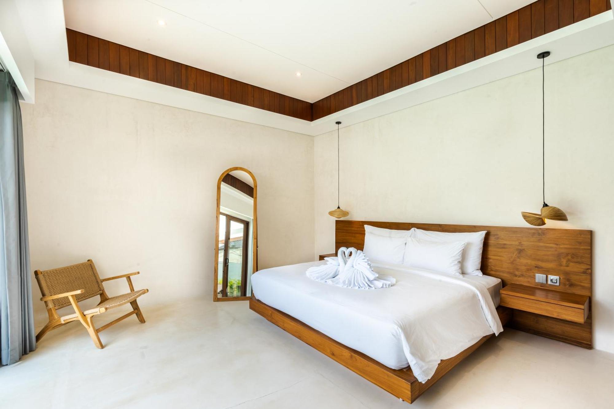 J4 * Sanur (Bali)