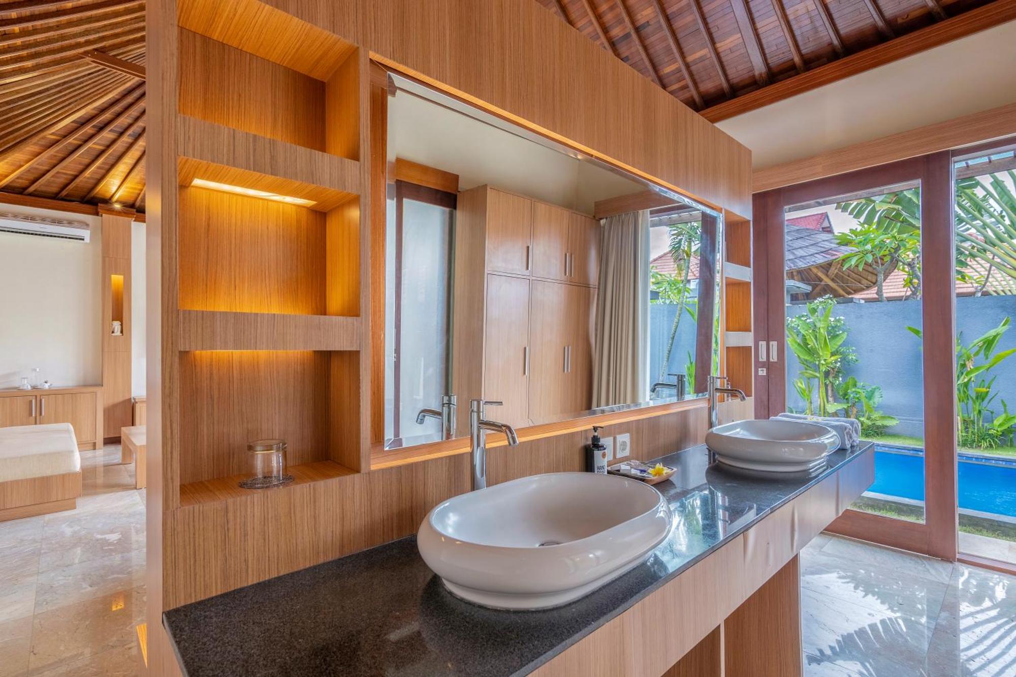 Kings Sanur By Moria