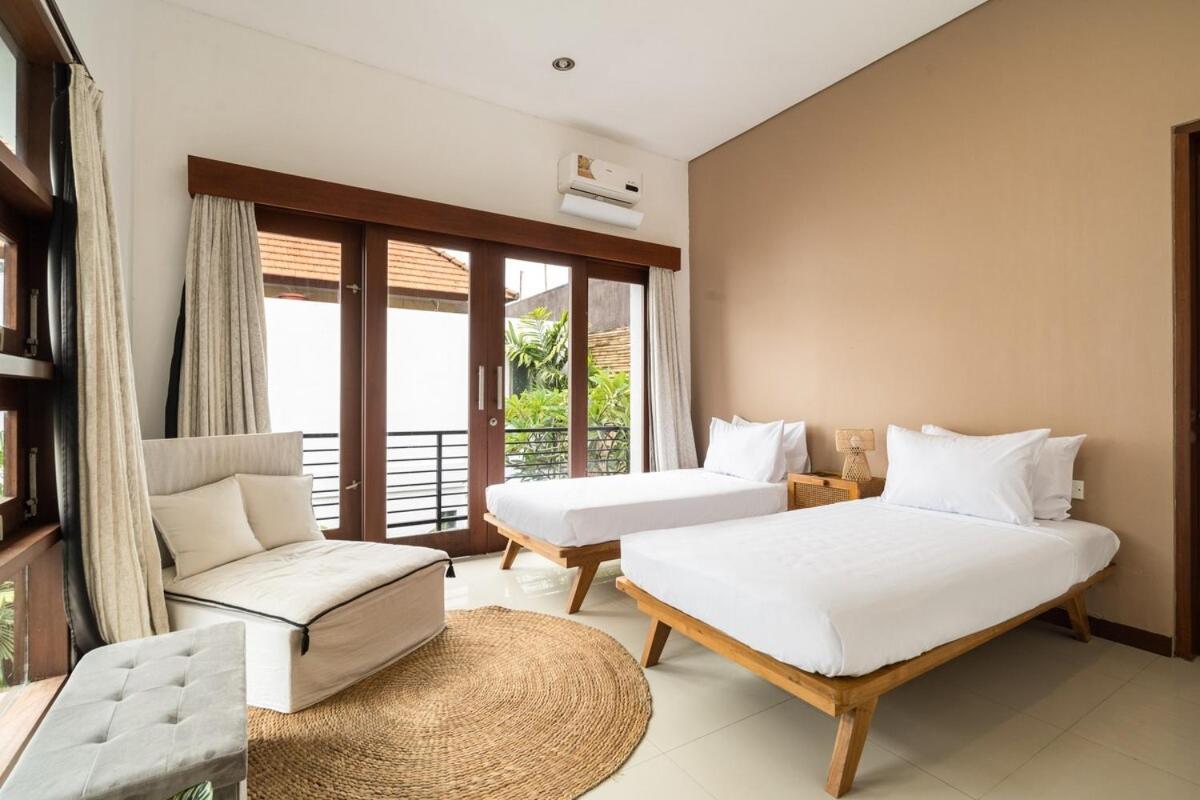 Villa Serenity Beautiful Side Large Garden Parking