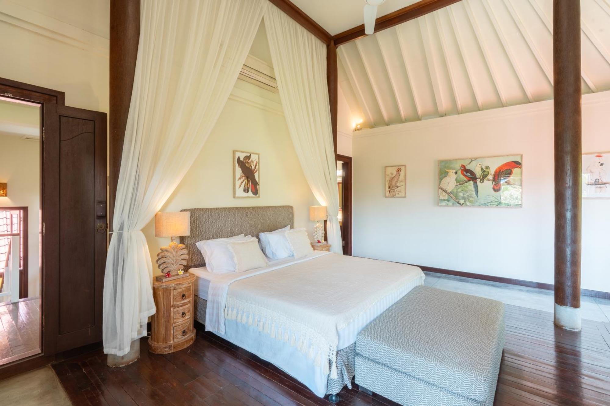 Luxury 3 Bed With Pool In Great Location With Beachfront Spa Access *