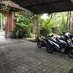 Gina\'S Guest House