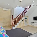 Villa Alam Biru
