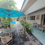 Jukung Dua Guest House