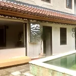Lestari Homestay