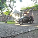 Villa Tulip
