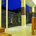 Oxy House Bali