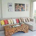 Villa Tepi Segara