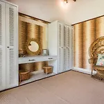 Villa Deh Simba