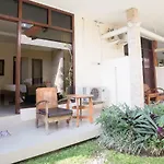 Blanjong Homestay By Ecommerceloka