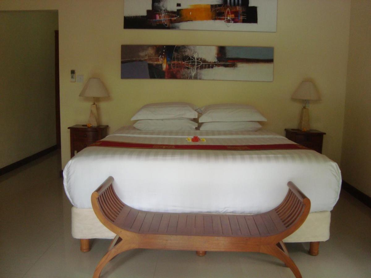 Bali Emerald Villa *
