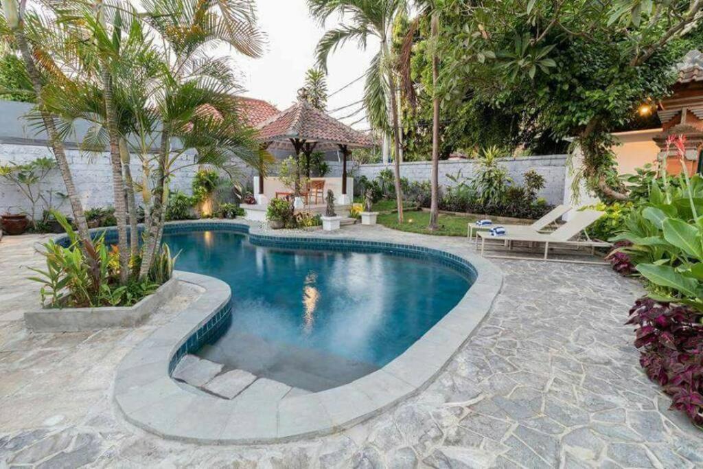 Villa Miracle *
