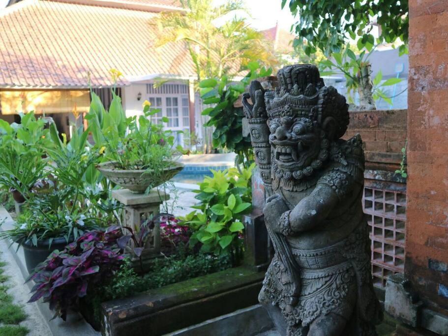 Villa Miracle *