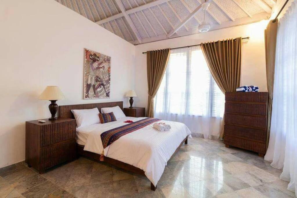 Villa Miracle *