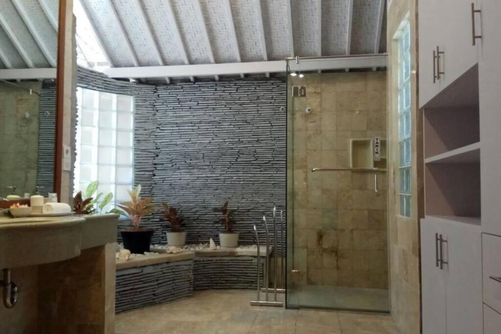 Villa Miracle Sanur