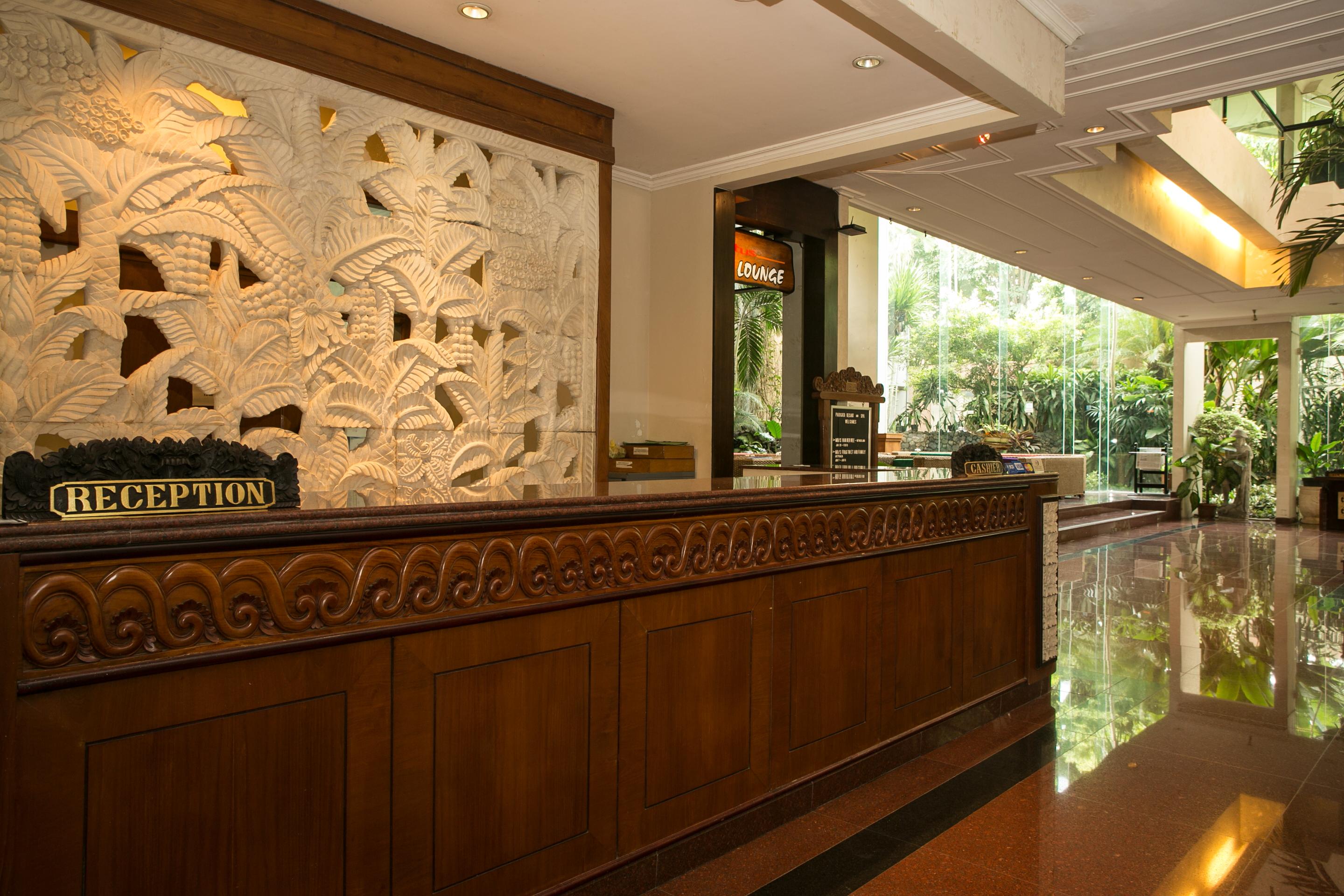 Hotel Parigata And