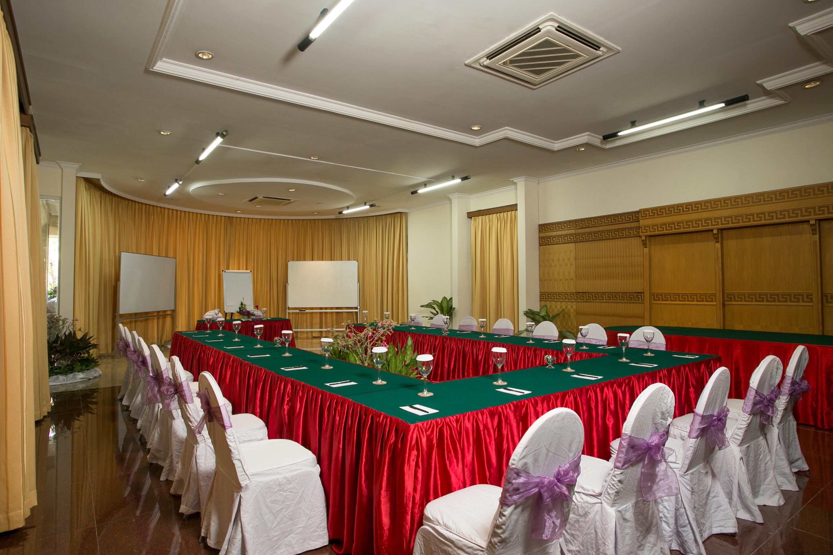 Parigata And Hotel 4*