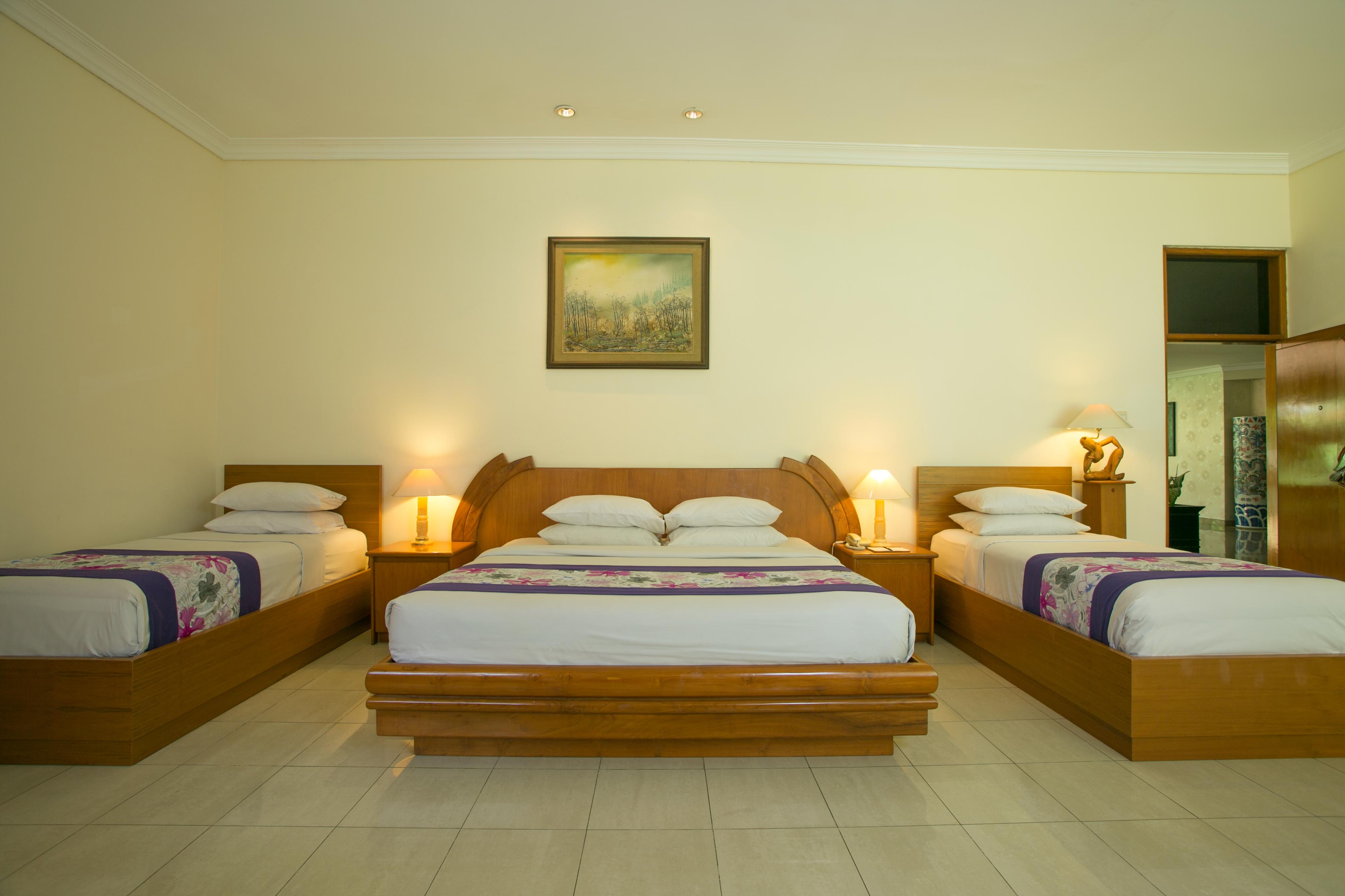 Hotel Parigata And