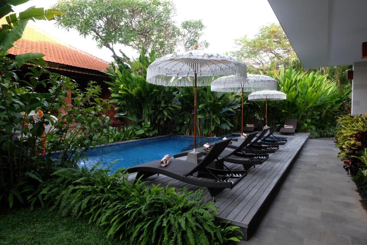Kayu Sugih Palace Guest house