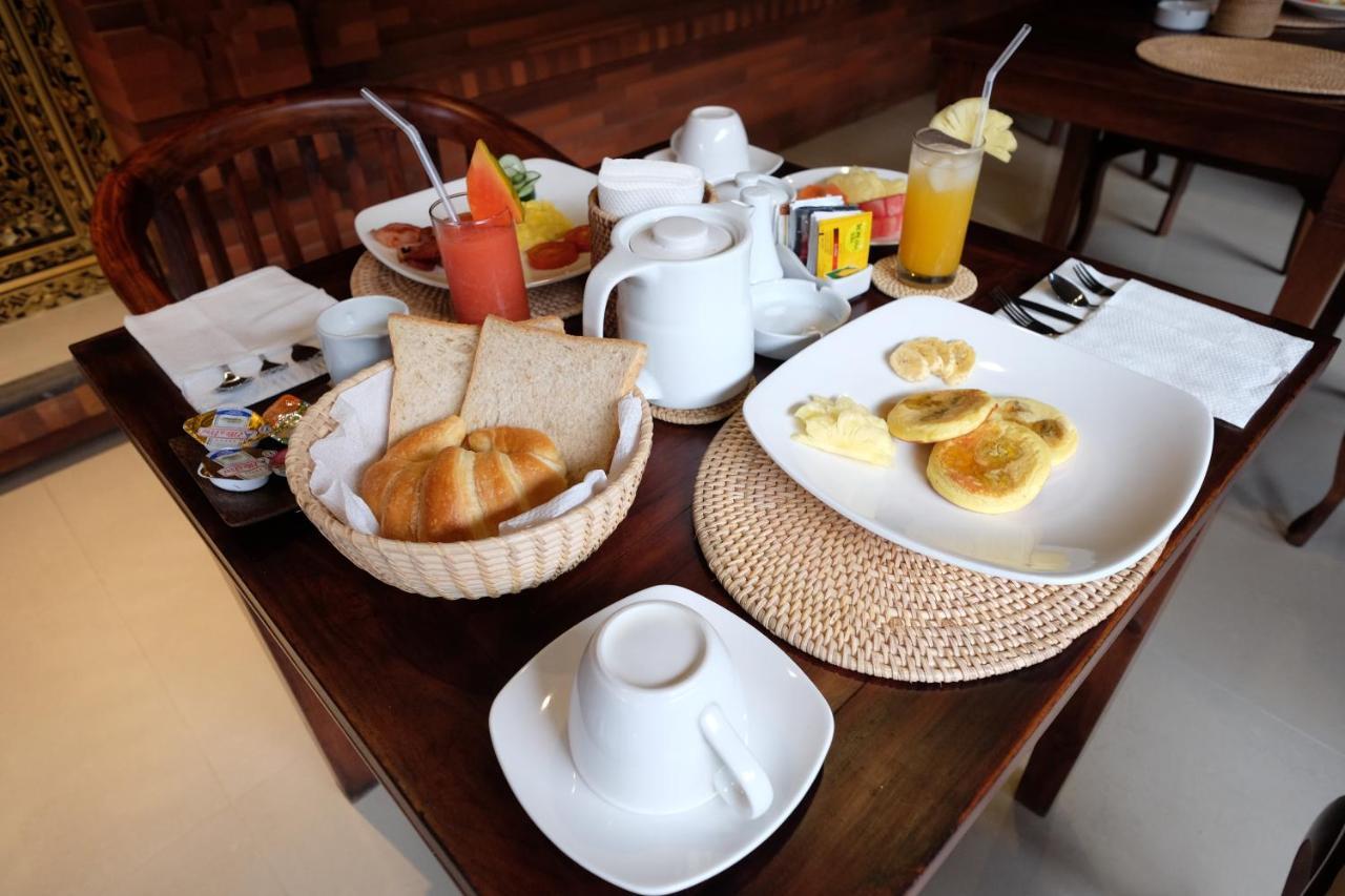 Kayu Sugih Palace Guest house *