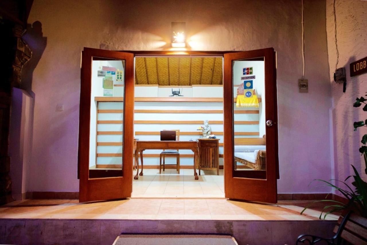 Kayu Sugih Palace Guest house