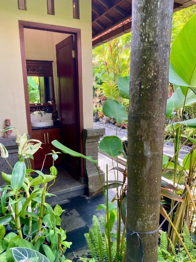 Spacious 4-bedroom Garden * Sanur