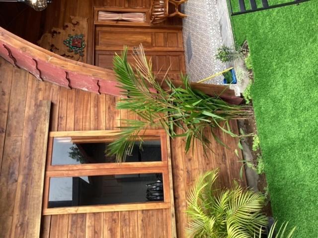 Guest house The Jineng,s *