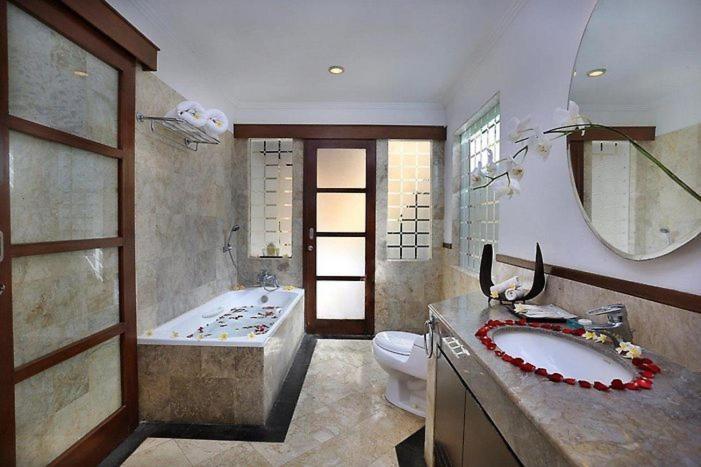 Private Sea Side At #9 *
