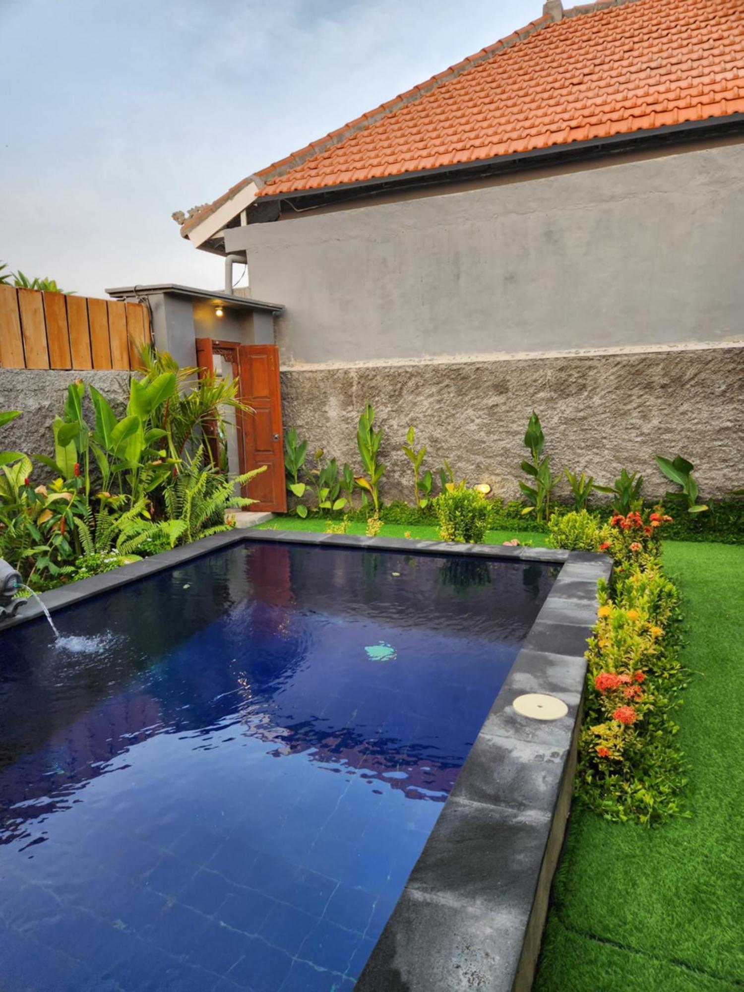 The Jineng,s Guest house *