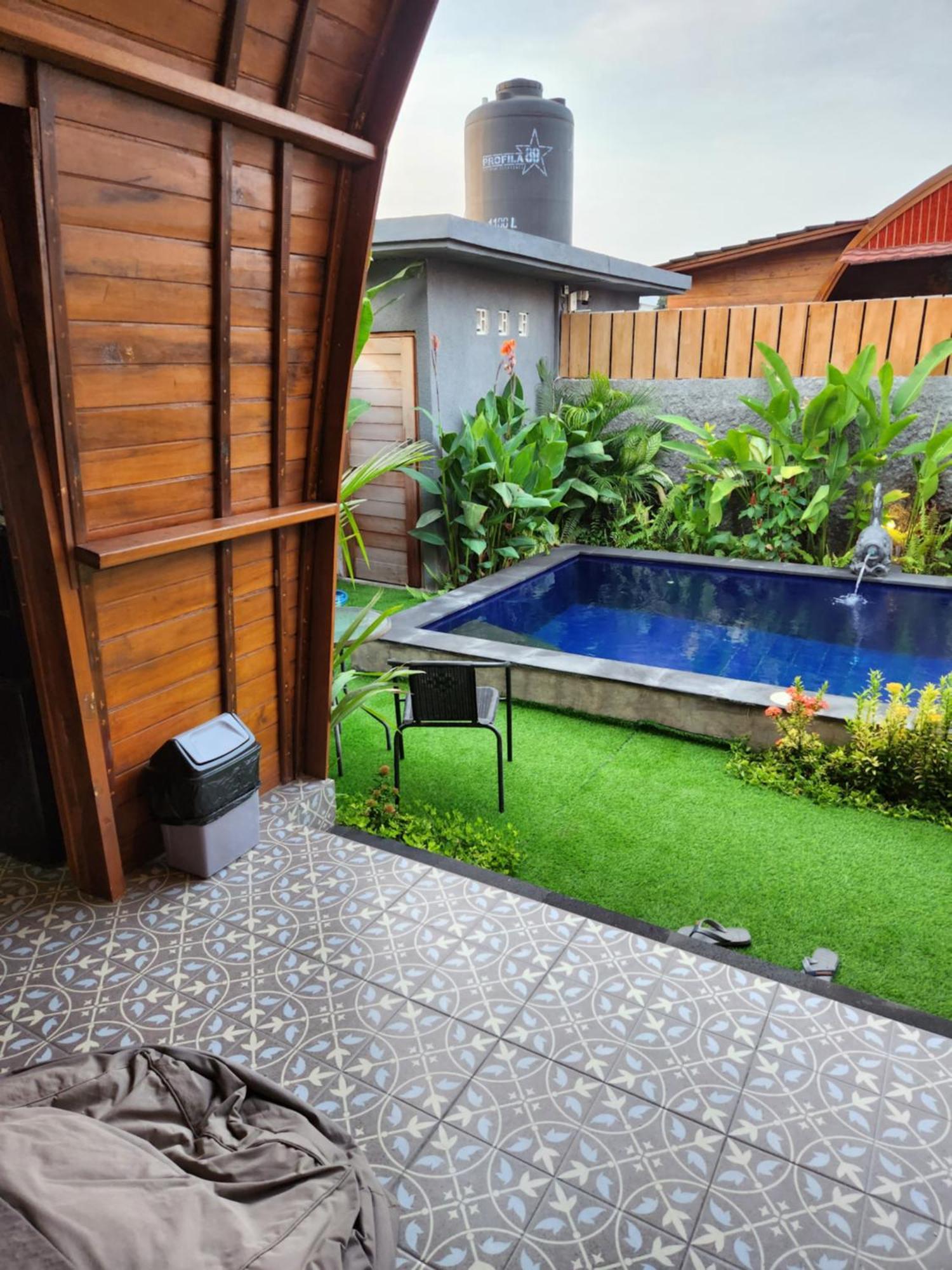Guest house The Jineng,s
