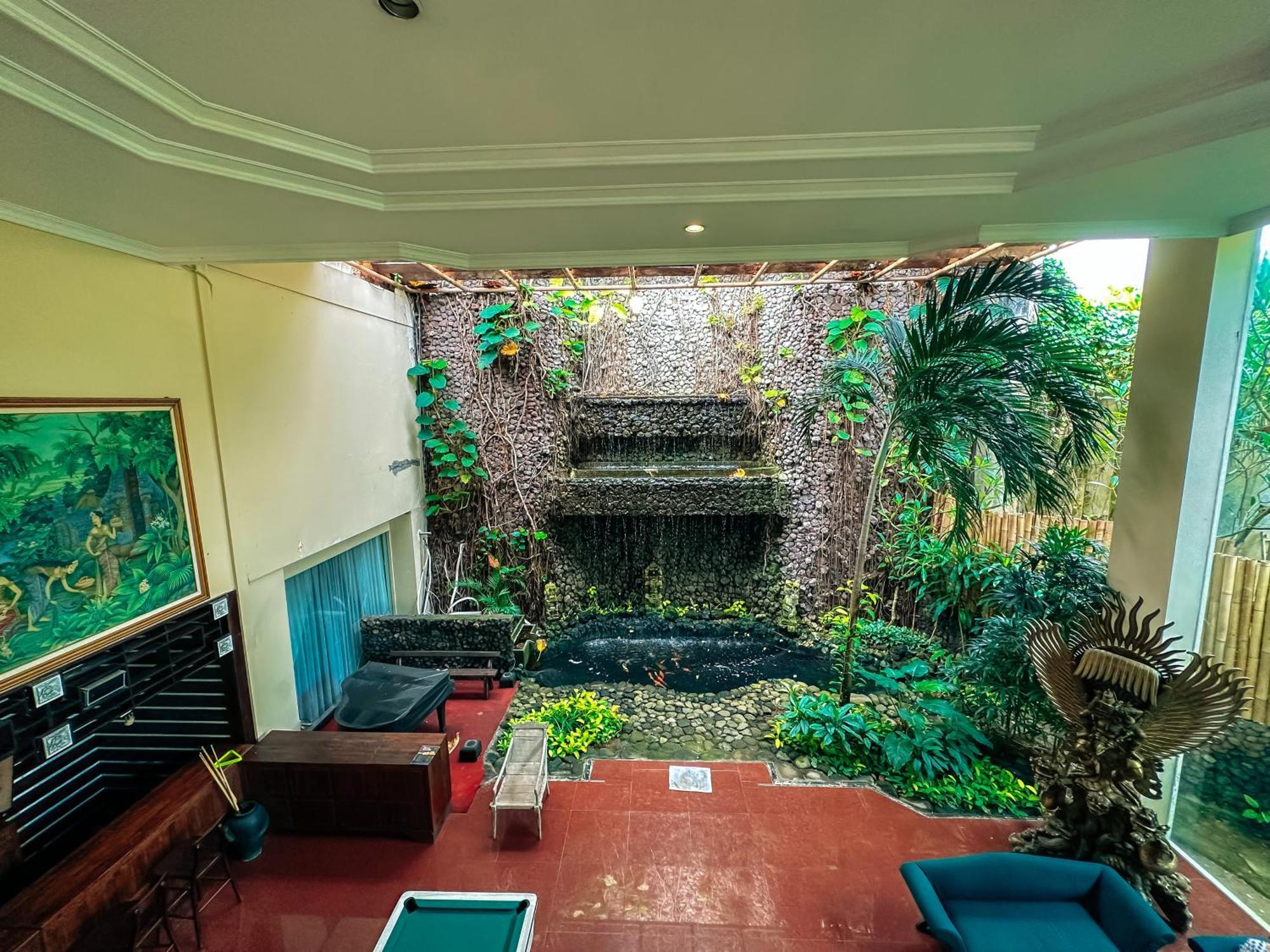 Hotel Parigata And 4*