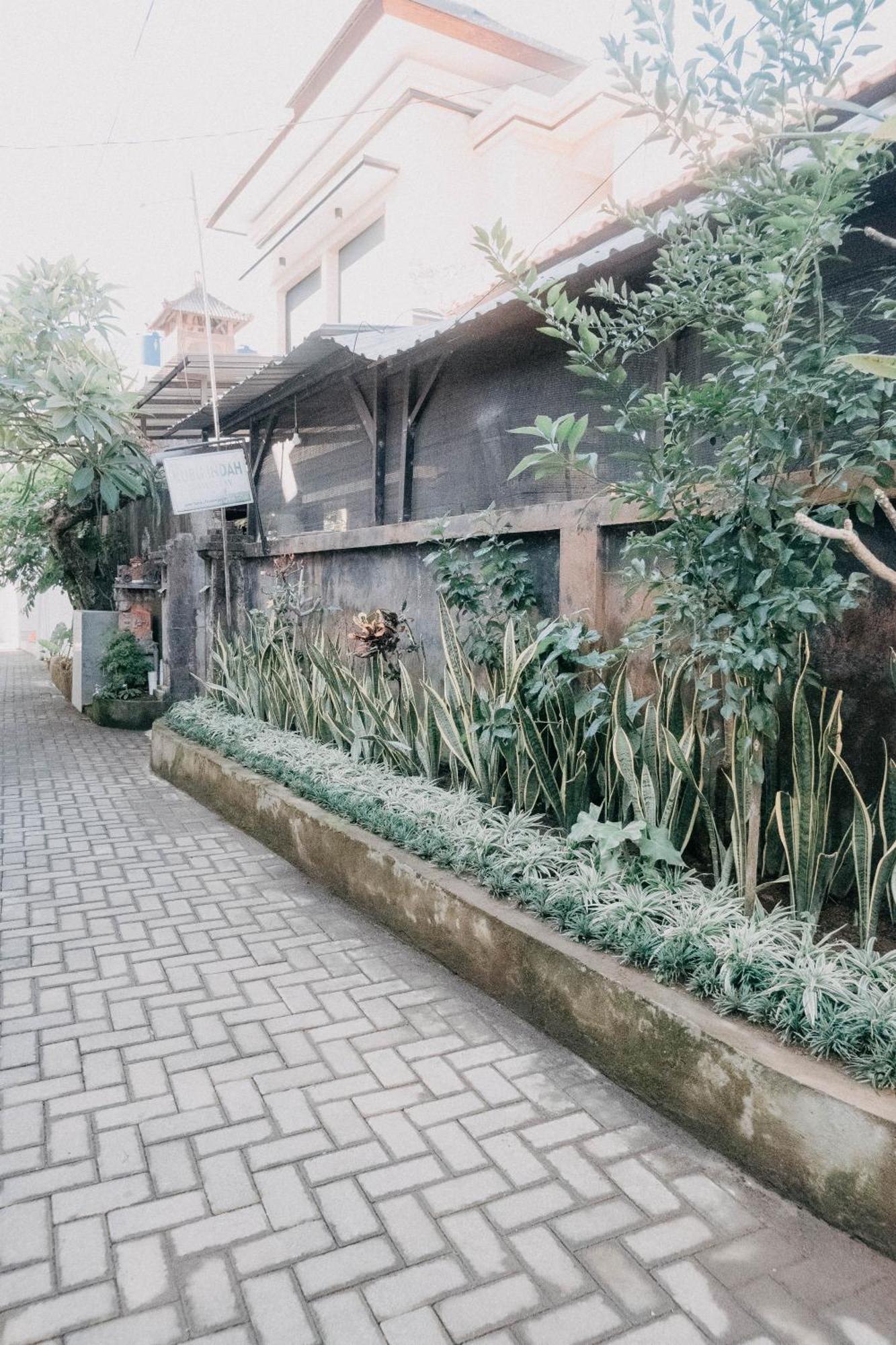 Kubu Indah Near Sindhu Wisma tamu