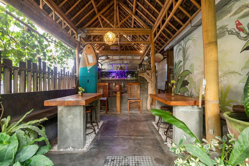 Surfer Garden *