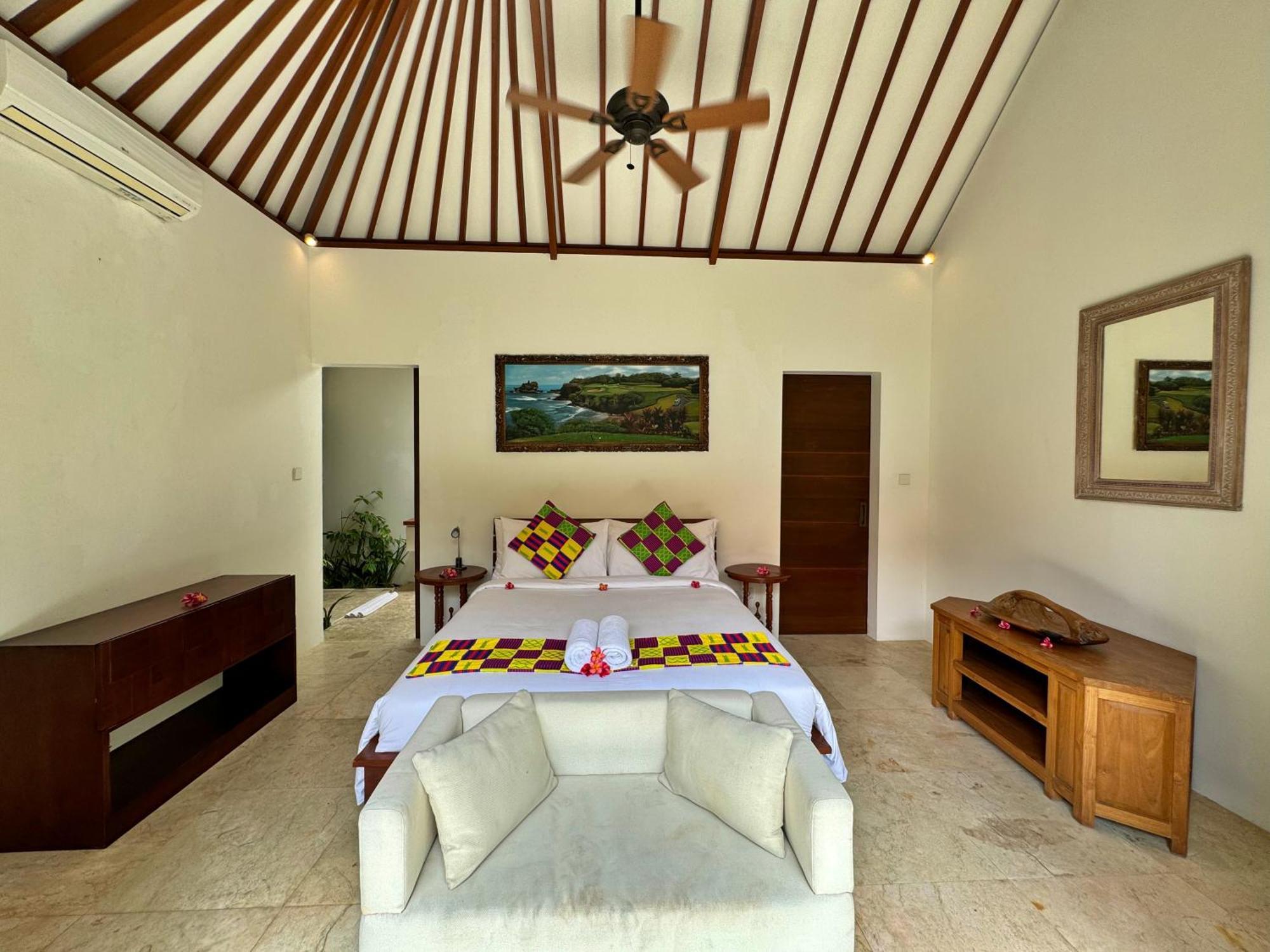 2-br In Mins Walk To The Villa