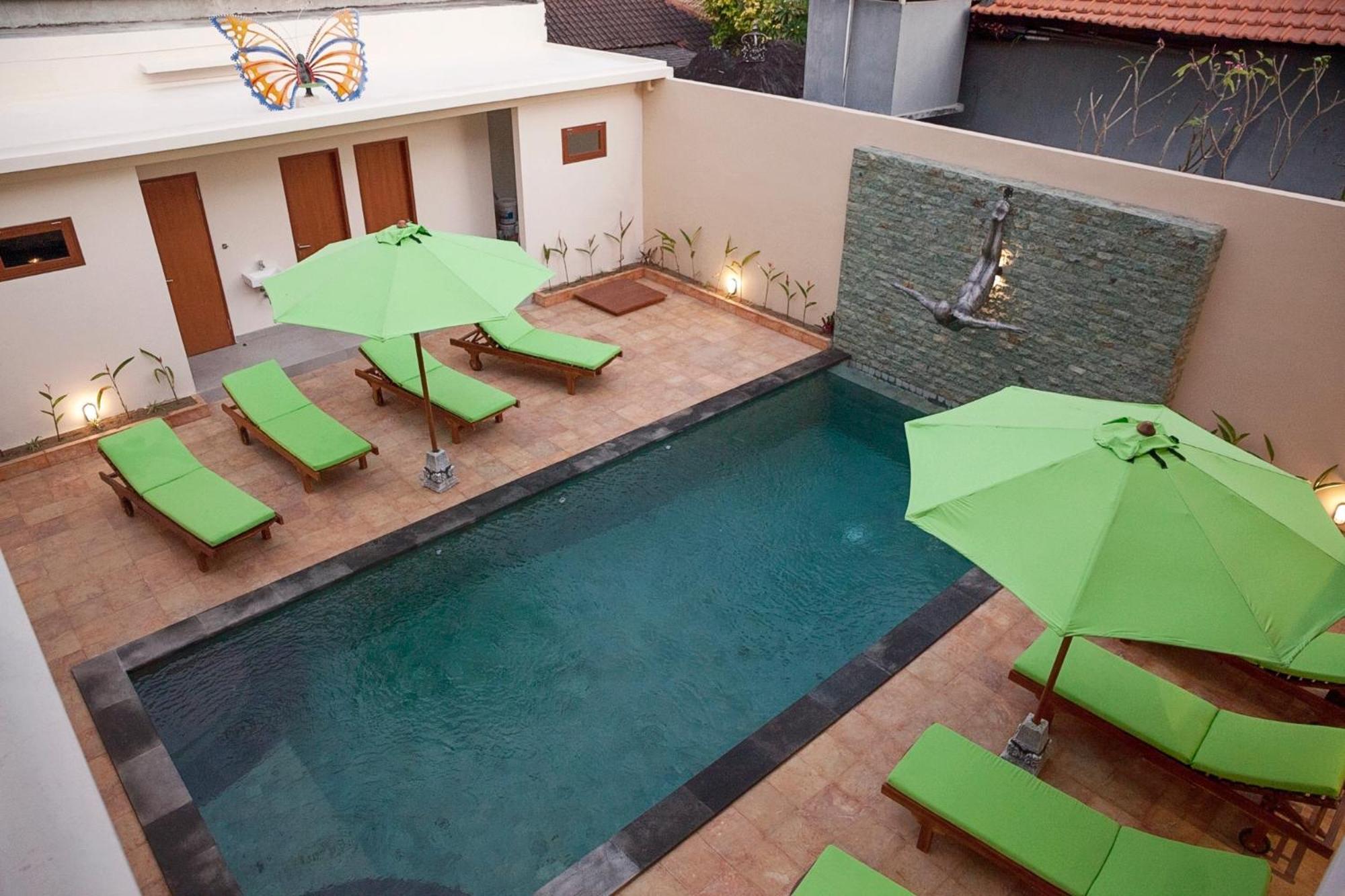 Pineapple Villa *