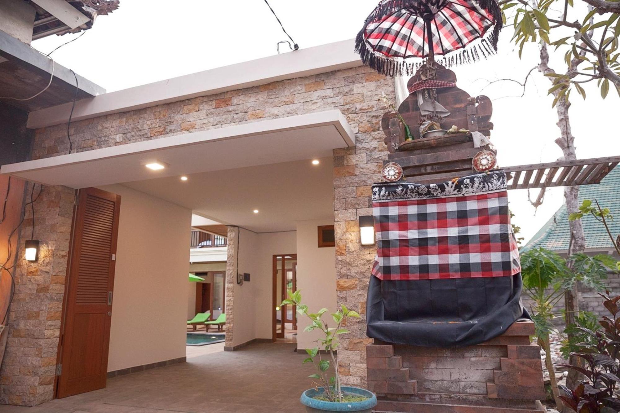 Pineapple Villa *
