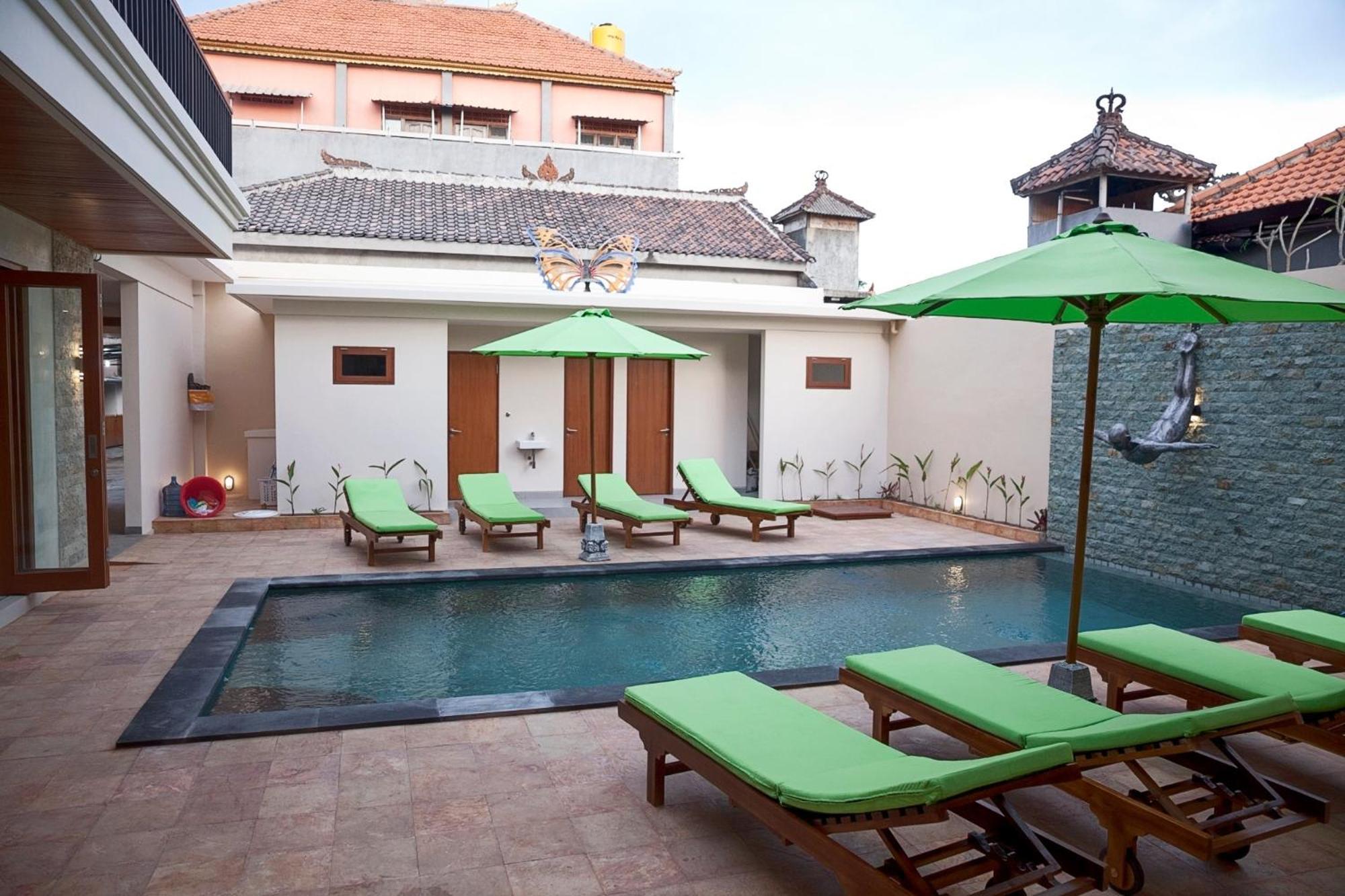 Pineapple Villa *