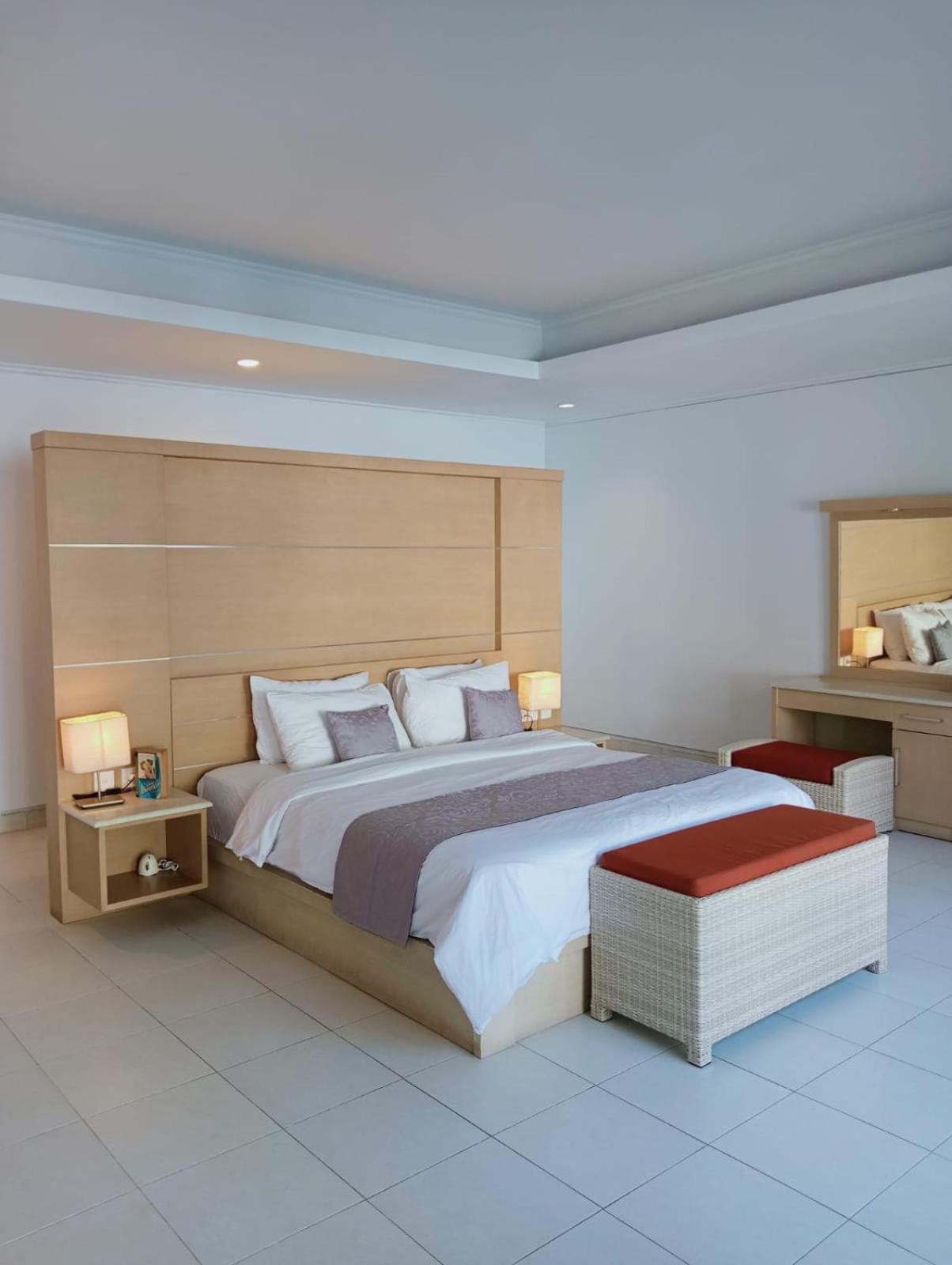 Villa Glisten Up Side Sanur! *