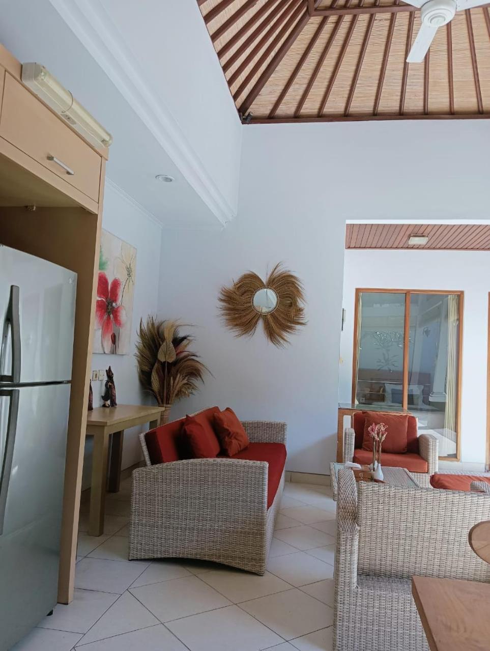 Glisten Up Side Sanur! Villa *