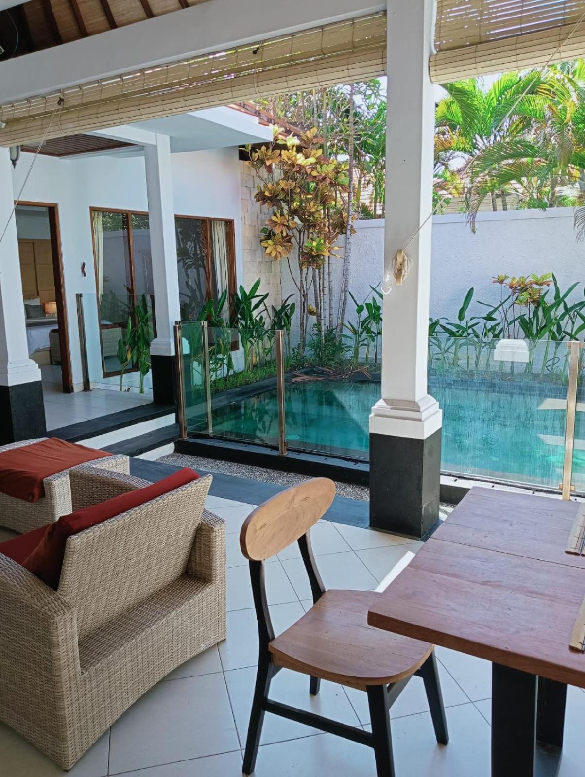 Pousada Glisten Up Side Sanur! *