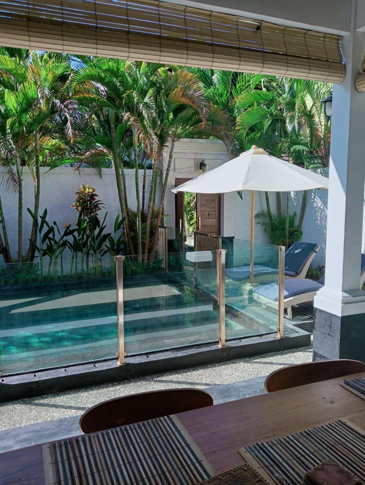 Glisten Up Side Sanur! Sanur (Bali)