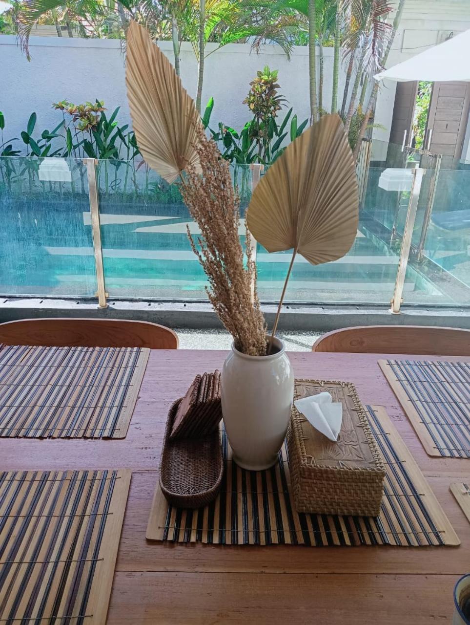 Glisten Up Side Sanur!