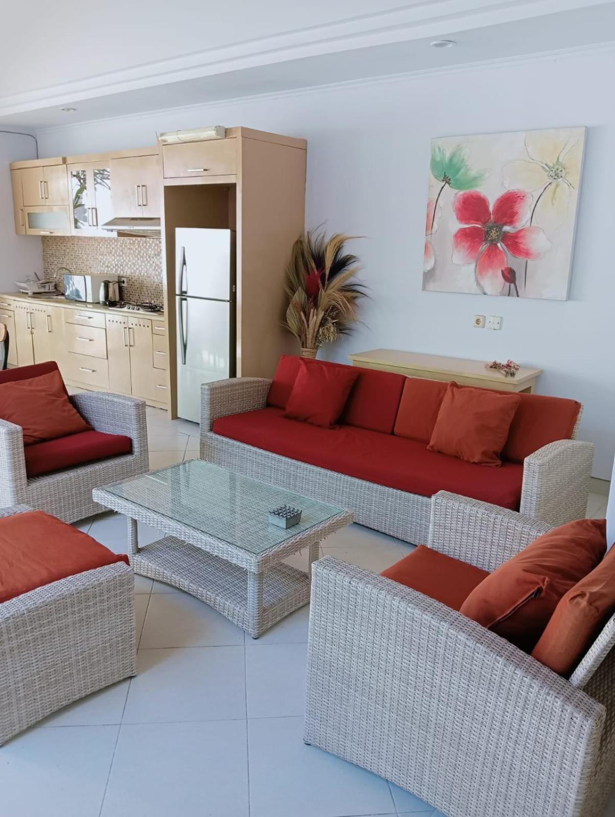 Glisten Up Side Sanur! Villa *