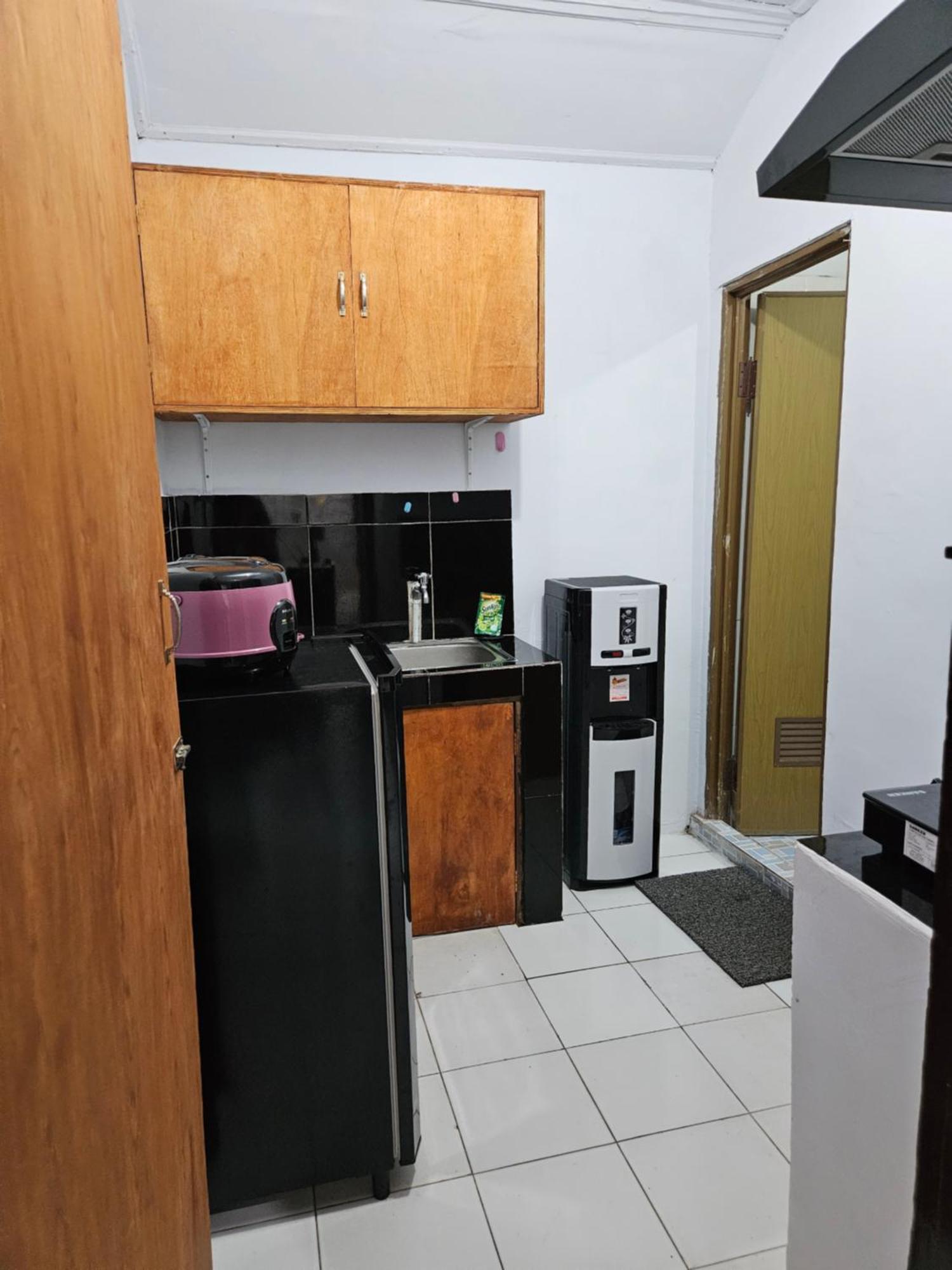 Rumah Kayu Putih Guest house *