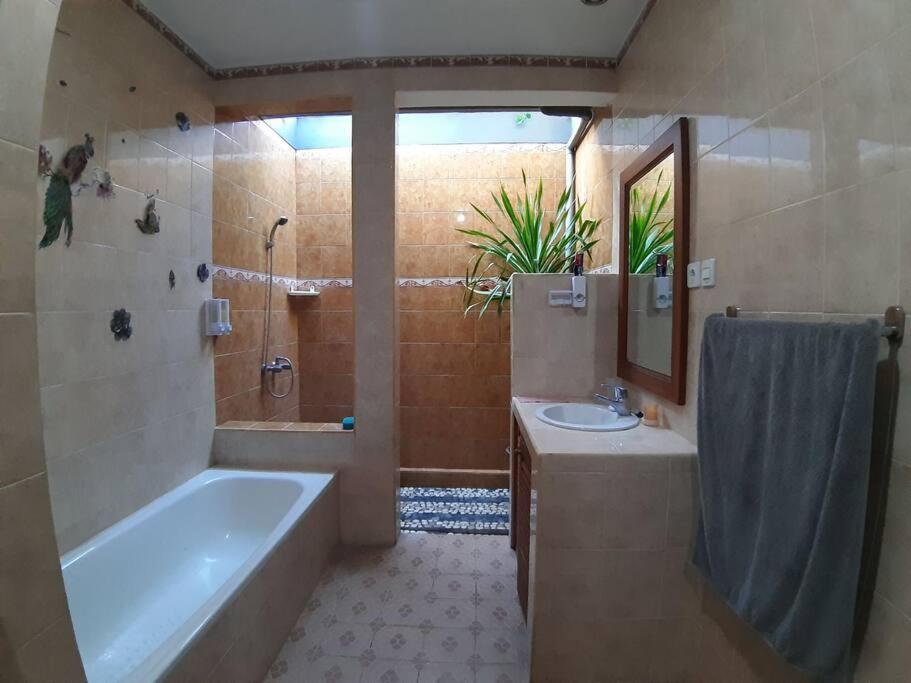 Mey Sekuta, Cantik Di Bali 3 Bedroom Villa *