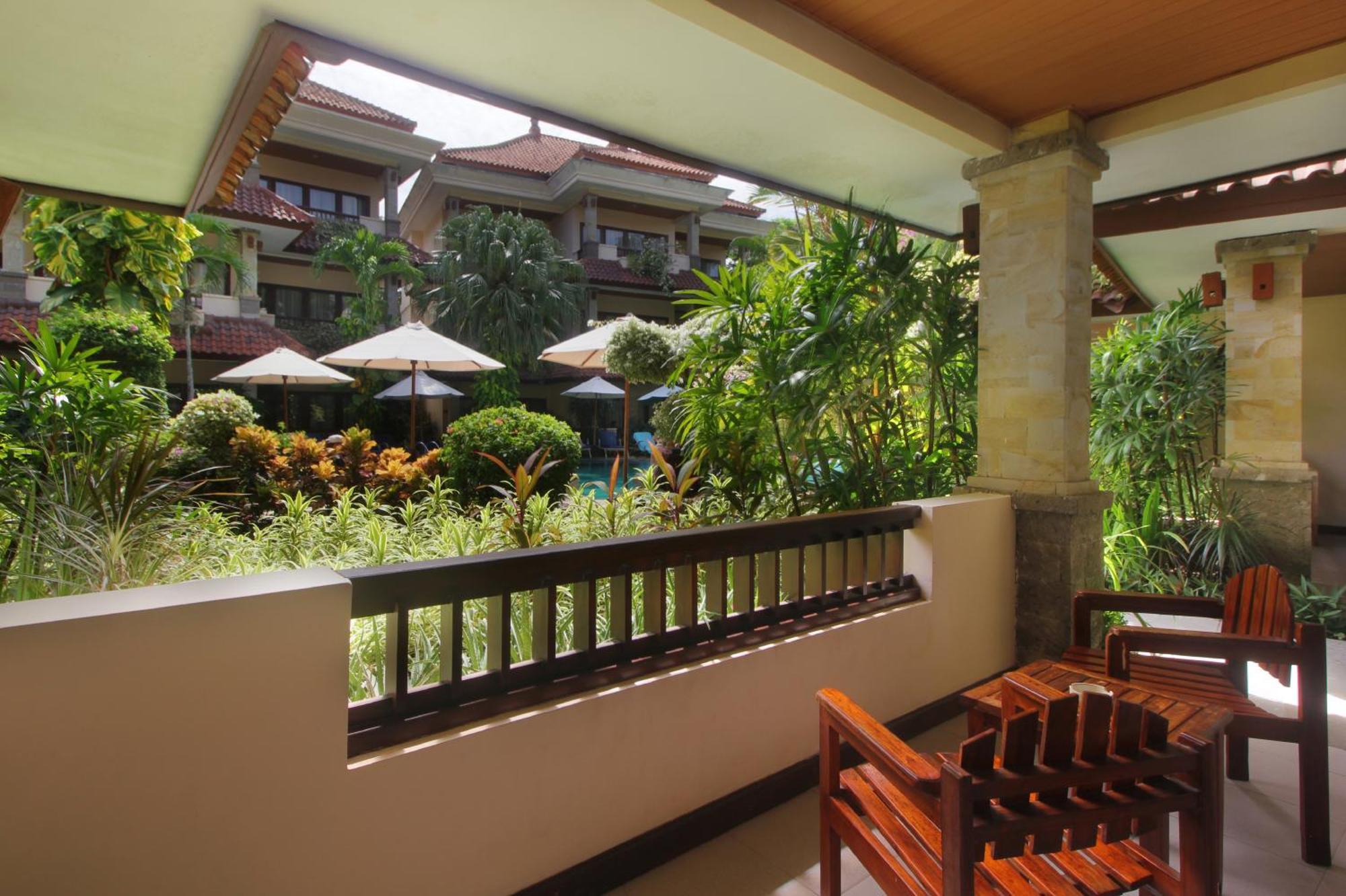 Hotel Parigata And