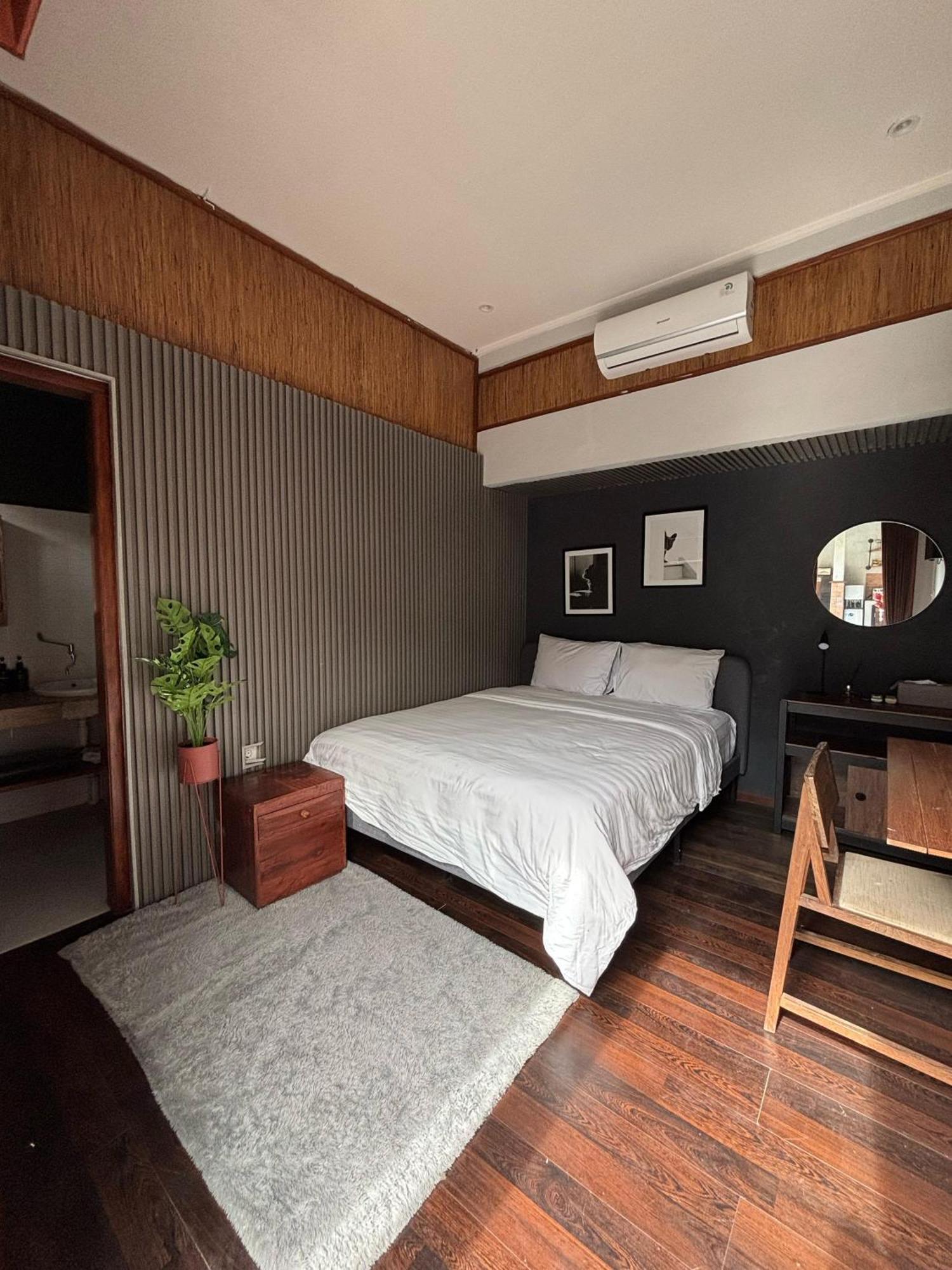Sutji Living Guest house *