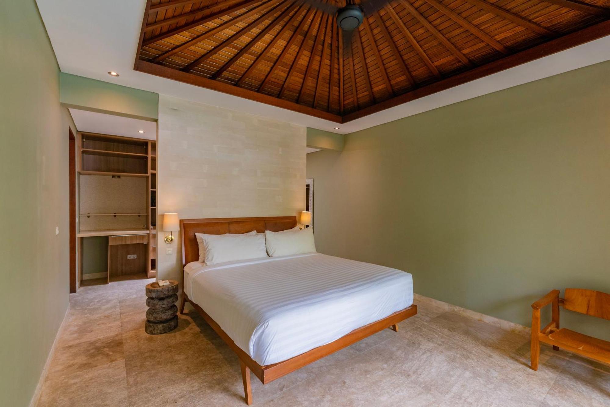 Villa Kejora Beachfront *