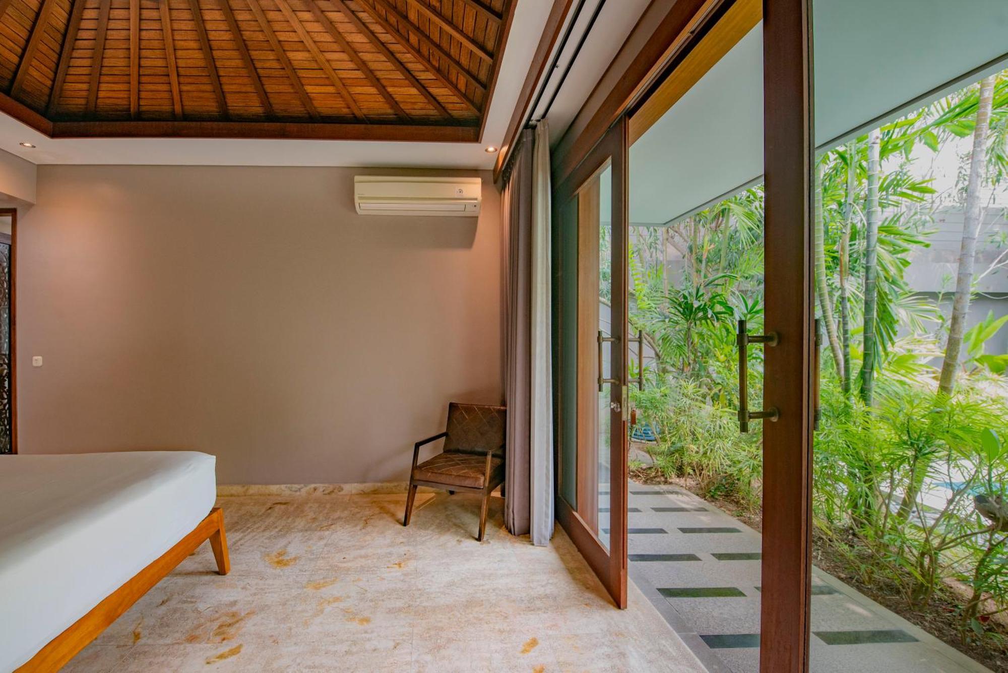 Villa Kejora Beachfront *