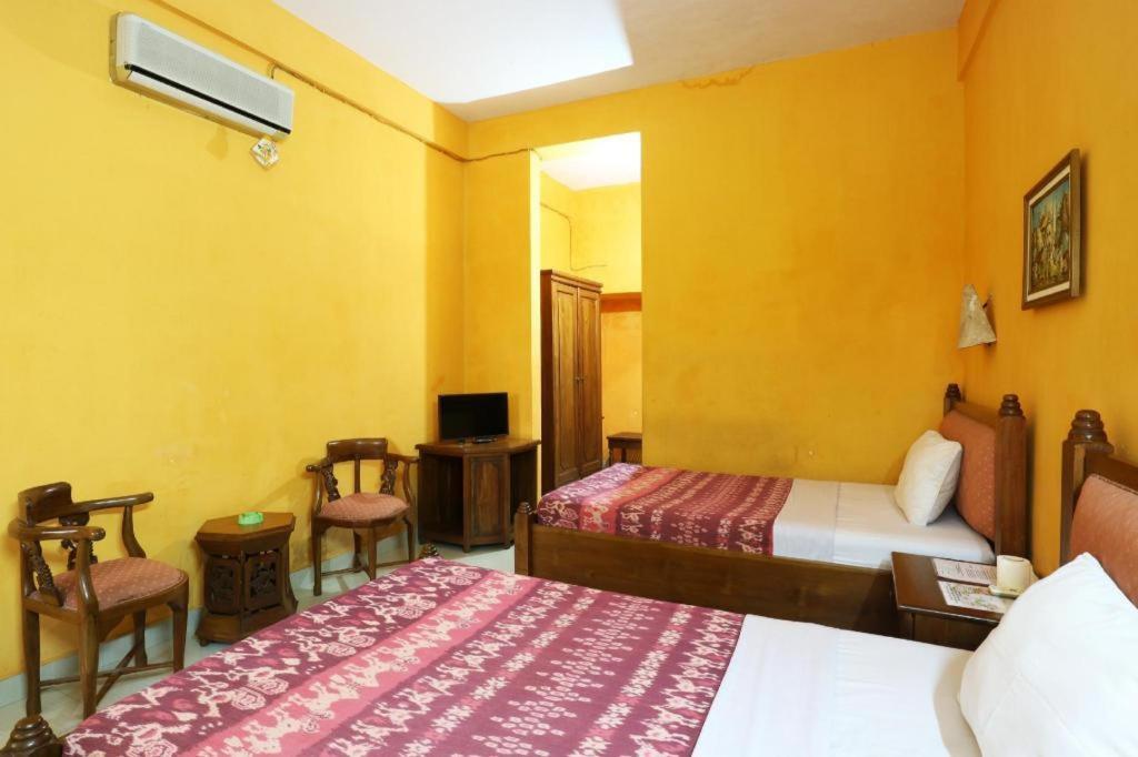 Ayu Hotel *