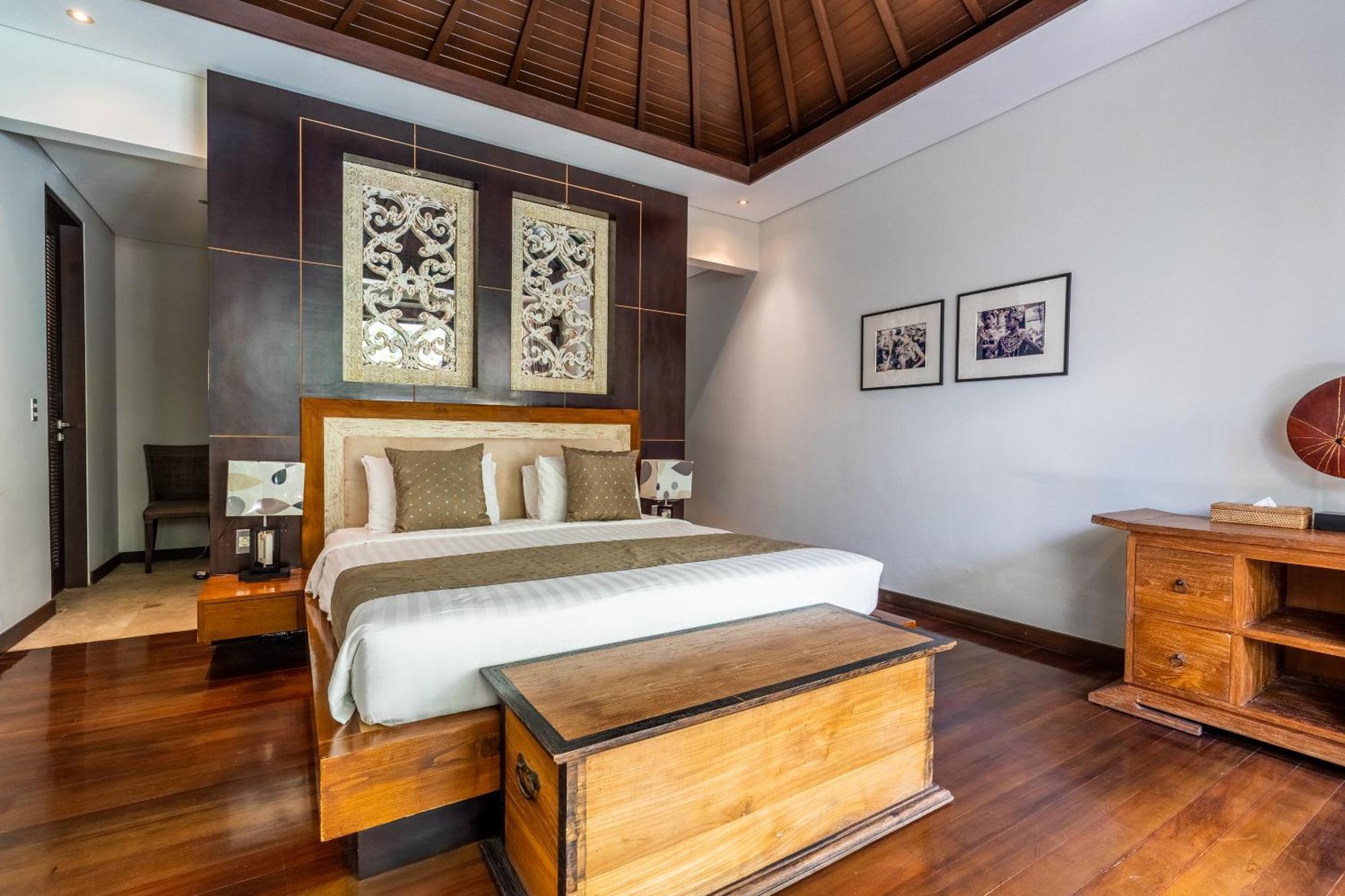 Villa Kejora Beachfront *